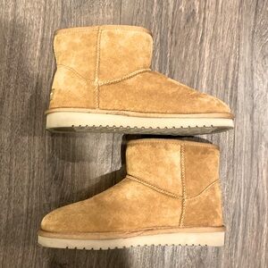NWOT Koolaburra by UGG Women's Victoria Mini Boot color chestnut